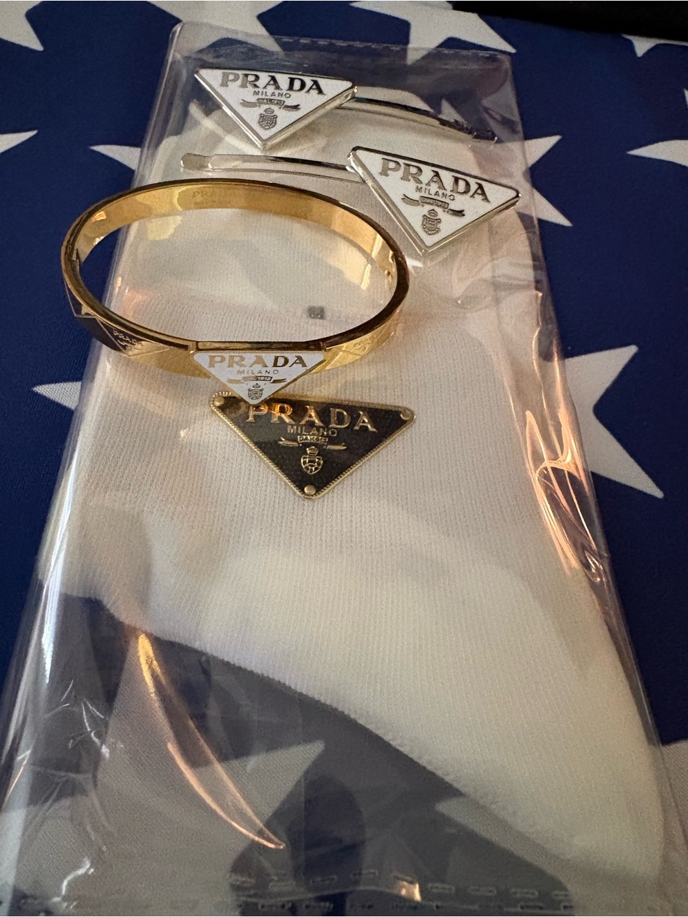 🤩SPECIAL🤩 Gold-Tone Bangle, Hair pins and Socks.Triangle logo.